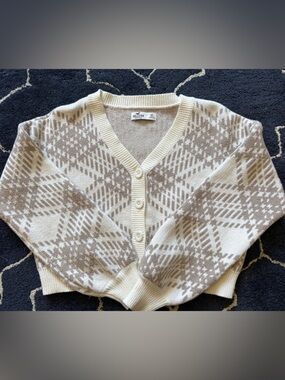 Hollister Cream and Taupe Patterned Button-Up Cardigan